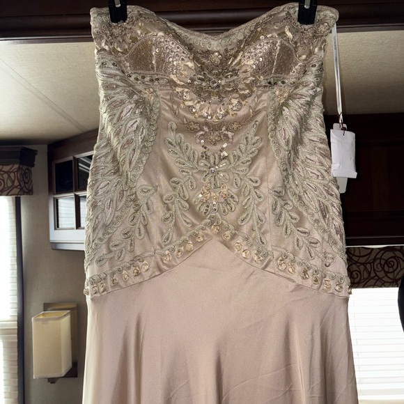 Sue Wong Elegant Cream‎ Evening Gown - Picture 1 of 8